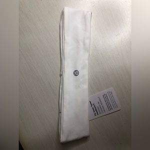 Lululemon Fly Away Tamer Headband